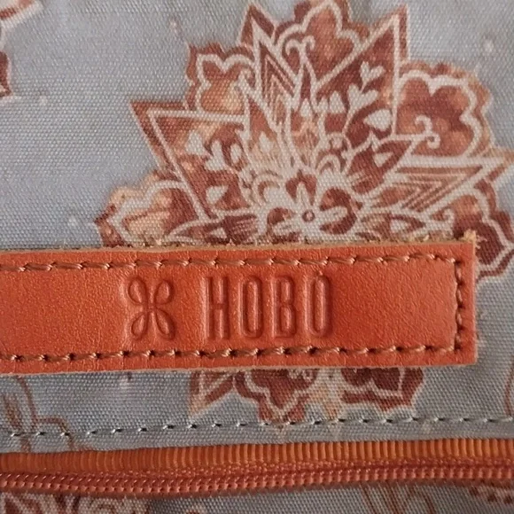 Hobo Shelia Large Polished Leather Satchel - Picture 3 of 8